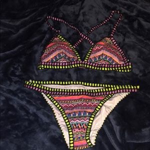 VS loud print bikini